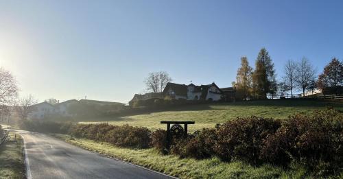 Utzerath Casa | Landgut Pfauenhof - Landleben genießen auf dem Bio-Reiterhof in der Vulkaneifel