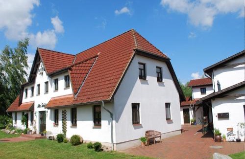 Dargun Casa | Landhaus mit Schwimmbad in Dargun, cleaning included