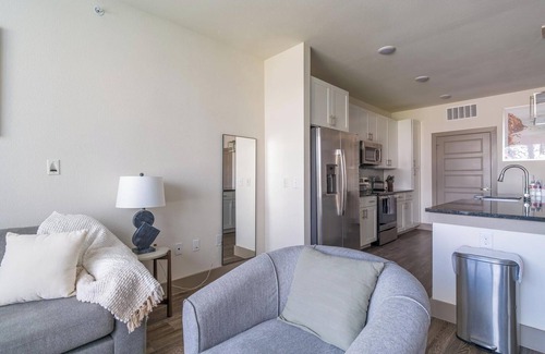 Conroe Apartamento | Landing at Enclave at Woodland Lakes - 1 Bedroo...