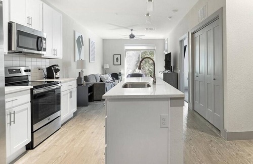 Near East Side Apartamento | Landing at 120 Ninth Street - 1 Bedroom in Downtown