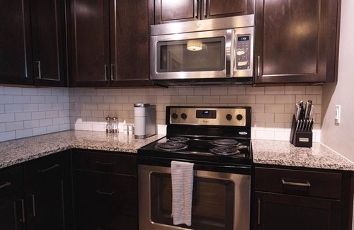 Crestline Heights Apartamento | Landing at 4700 Colonnade - 2 Bedrooms in Overton