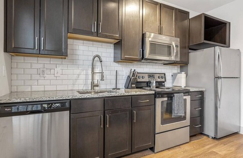 Crestline Heights Apartamento | Landing at 4700 Colonnade - 1 Bedroom in Overton