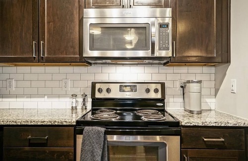 Crestline Heights Apartamento | Landing at 4700 Colonnade - 2 Bedrooms in Overton
