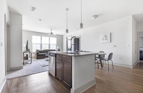 Crestline Heights Apartamento | Landing at 4700 Colonnade - 2 Bedrooms in Overton