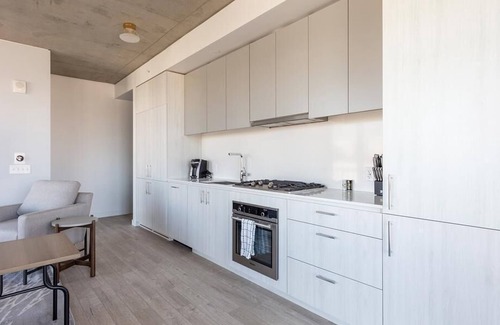 Buckman Neighborhood Apartamento | Landing at 5 MLK - 2 Bedrooms in Southeast Portland