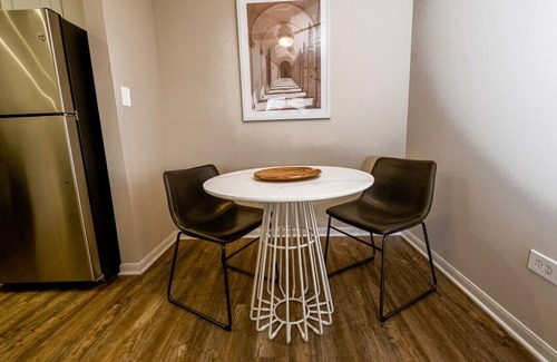 Naperville Apartamento | Landing at 803 Corday at Naperville - 1 Bedroom in Naperville Park District
