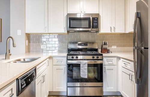 Naperville Apartamento | Landing at 803 Corday at Naperville - 2 Bedrooms in Naperville Park District