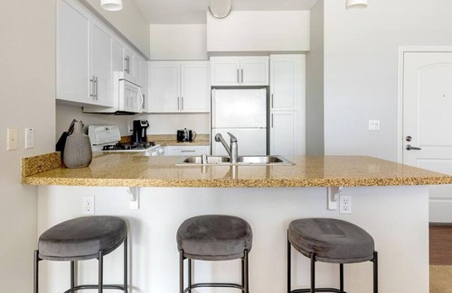 Oxnard Apartamento | Landing at Artisan Apartments at East Village - 1 Bedroom in West Village