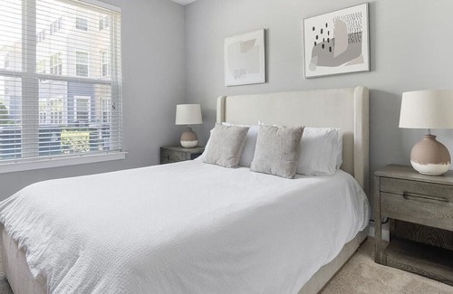 Chapel Hill Apartamento | Landing at Blu on Farrington - 2 Bedrooms in Woodland Acres