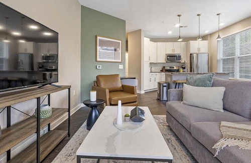 Chapel Hill Apartamento | Landing at Blu on Farrington - 2 Bedrooms in Woodland Acres