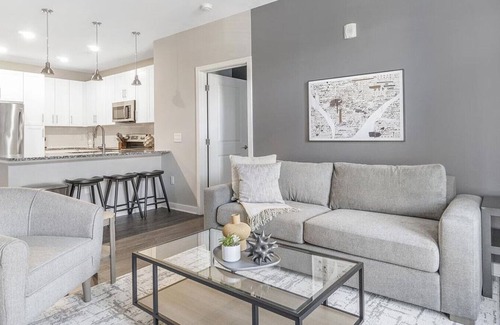 Chapel Hill Apartamento | Landing at Blu on Farrington - 2 Bedrooms in Woodland Acres