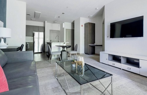 Paw Creek Apartamento | Landing at Celsius - 1 Bedroom in Wedgewood