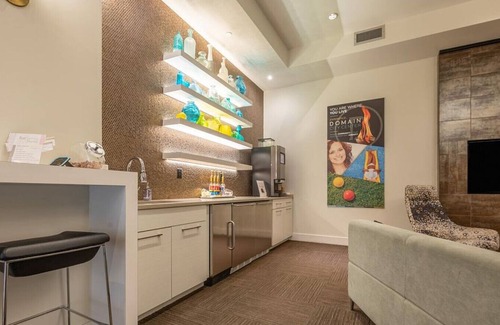 Lenexa Apartamento | Landing at Domain at City Center - 1 Bedroom in Downtown Lenexa