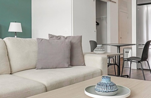 East Side Apartamento | Landing at Ella Apartments - Studio in Atlanta