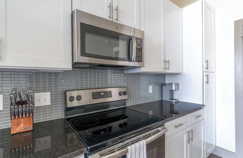 Conroe Apartamento | Landing at Enclave at Woodland Lakes - 1 Bedroo...