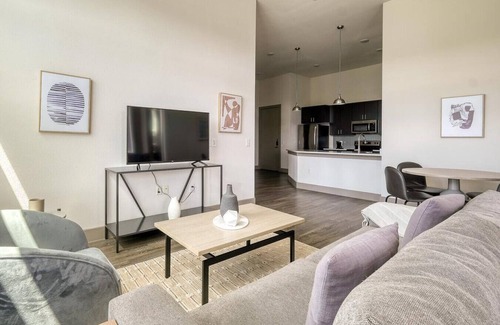 Conroe Apartamento | Landing at Enclave at Woodland Lakes - 2 Bedrooms in The Woodlands