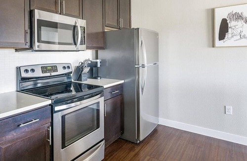 Katy Apartamento | Landing at Falcon at Grand Harbor - 2 Bedrooms in West Cypress
