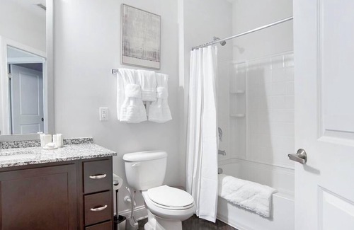 Matthews Apartamento | Landing at Fountains Matthews - 1 Bedroom in Downtown Matthews