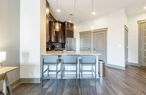 Vickery Meadow Apartamento | Landing at Galleries at Park Lane - 1 Bedroom in Vickery Meadow