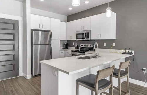 West Jordan Apartamento | Landing at Gardner Station - 1 Bedroom in Downtown West Jordan