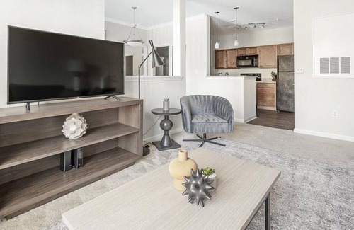 Mint Hill Apartamento | Landing at Hawthorne at the Greene - 1 Bedroom in Bradfield Farms