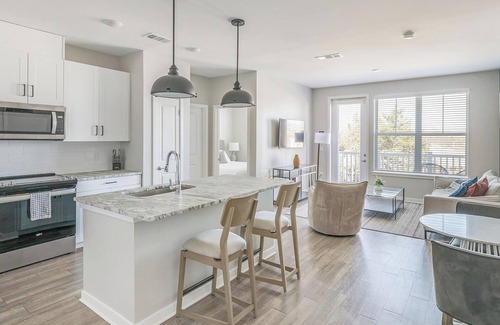 Huntsville Apartamento | Landing at Laurel at Dry Creek - 2 Bedrooms in ...
