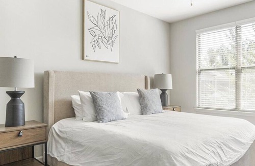 Wake Forest Apartamento | Landing at Legacy Wake Forest - 2 Bedrooms in Downtown Wake Forest