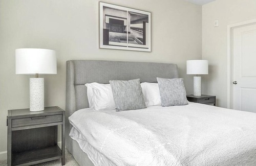 Wake Forest Apartamento | Landing at Legacy Wake Forest - 2 Bedrooms in Downtown Wake Forest