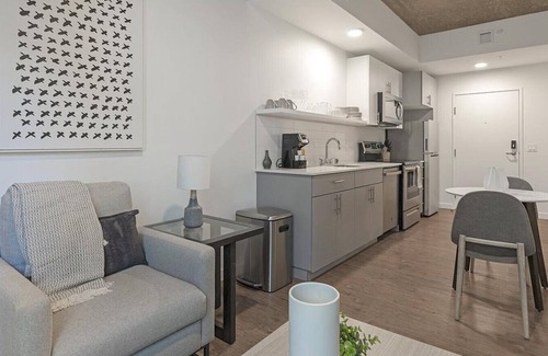Mann Apartamento | Landing at Madrone - 1 Bedroom in Central District