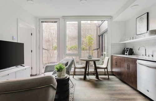 Mann Apartamento | Landing at Madrone - 1 Bedroom in Central District
