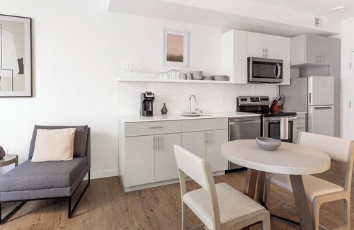 Mann Apartamento | Landing at Madrone - 1 Bedroom in Central District