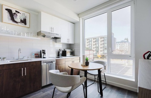 Mann Apartamento | Landing at Madrone - Studio in Central District