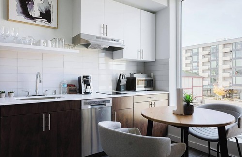 Mann Apartamento | Landing at Madrone - Studio in Central District