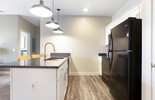 Toledo Apartamento | Landing at Marina Lofts - 2 Bedrooms in East Toledo