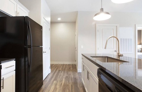 Toledo Apartamento | Landing at Marina Lofts - 2 Bedrooms in East Toledo