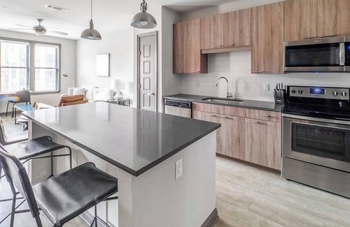 Downtown Charleston Apartamento | Landing at Meeting Street Lofts - 1 Bedroom in East Central