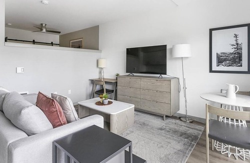 Kent Apartamento | Landing at Midtown 64 - Studio in Downtown Kent