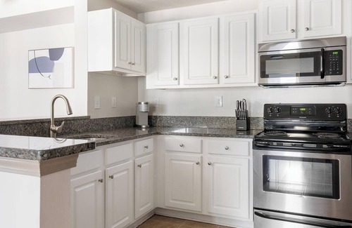 Lindridge-Martin Manor Apartamento | Landing at Monroe Place - 2 Bedrooms in Lenox Park