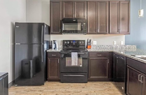 Perrysburg Apartamento | Landing at Mosaic at Levis Commons - 1 Bedroom in Downtown Perrysburg