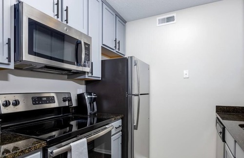 Lewis Center Apartamento | Landing at Oak Creek at Polaris - 1 Bedroom in Downtown Columbus
