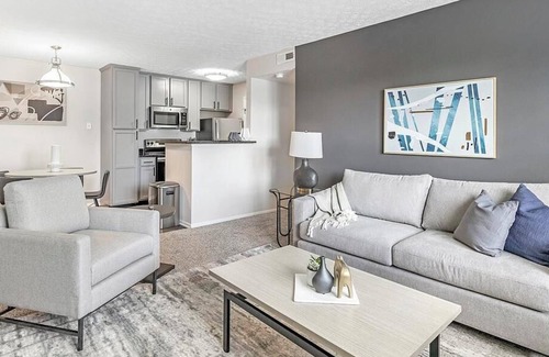 Lewis Center Apartamento | Landing at Oak Creek at Polaris - 2 Bedrooms in Downtown Columbus