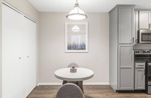 Lewis Center Apartamento | Landing at Oak Creek at Polaris - 1 Bedroom in Downtown Columbus
