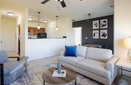 Fort Wayne Apartamento | Landing at Oak Crossing Apartments - 2 Bedrooms in Downtown Fort Wayne