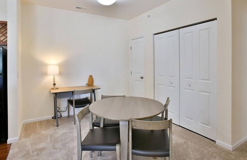 Fort Wayne Apartamento | Landing at Oak Crossing Apartments - 2 Bedrooms in Downtown Fort Wayne