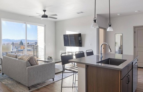 Littleton Apartamento | Landing at Parkside at Littleton Village - 1 Be...