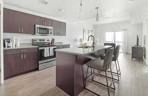 Draper Apartamento | Landing at Point of View Apartments - 1 Bedroom in Downtown Draper