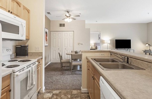 Holland Apartamento | Landing at Quail Hollow at the Lakes - 2 Bedrooms in Springfield