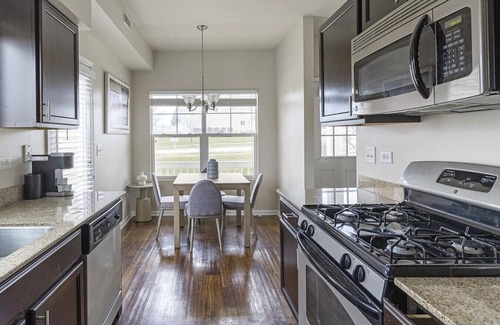 North Aurora Apartamento | Landing at Randall Highlands - 3 Bedrooms in West Aurora