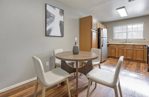 Peccole Ranch Apartamento | Landing at Reflections at the Lakes - 1 Bedroom in The Section Seven