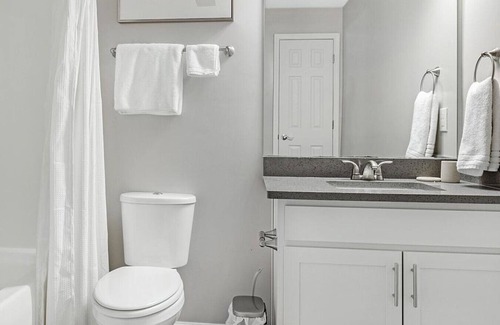 Lithonia Apartamento | Landing at Retreat at Stonecrest - 1 Bedroom in Downtown Lithonia